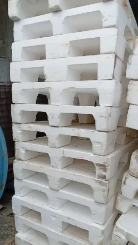 Paletes (pallet) de isopor