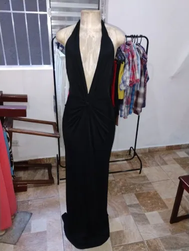 Vestido Longo Preto Frente Única Elegante - Tamanho P - NOVO