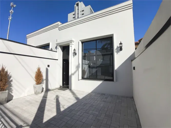 Casa térrea à venda com 3 quartos no Jardim São Carlos em Sorocaba/SP