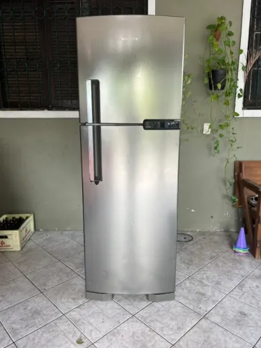 Geladeira / Refrigerador Brastemp Frost Free Duplex de 375 litros inox