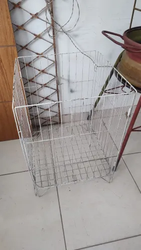Vendo este expositor de metal top 58cm por 58cm leia a descrição do anúncio 