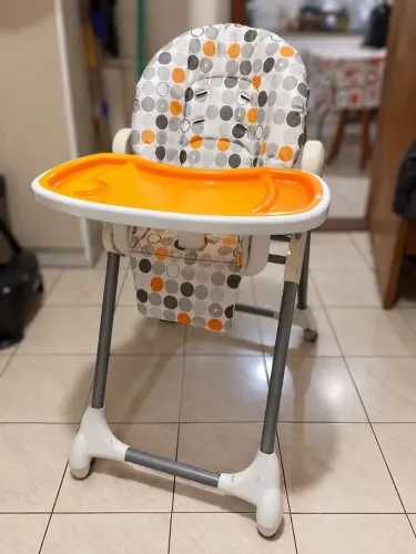 Cadeira de Alimentação Kiddo Snack - Regulável e Reclinável - Usada em Ótimo Estado