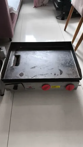 Vendo chapa a gás pouquíssimo usada em perfeito estado de conservação.
