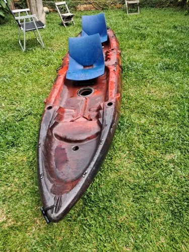 Caiaque para pesca e lazer 2 lugares.