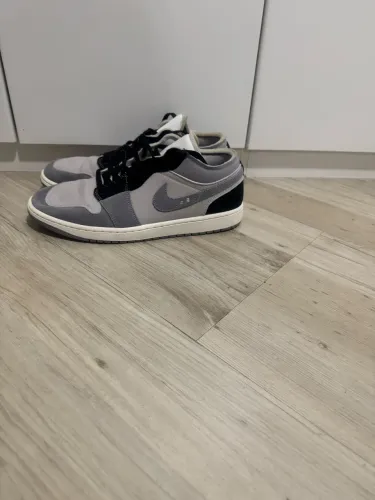 Air Jordan Low