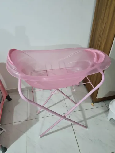 Banheira de bebê rosa