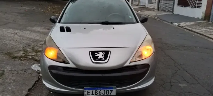 Peugeot 207 X-line 1.4 Flex 8V 5P 2010