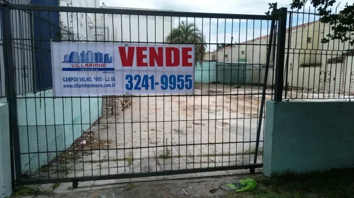 TERRENO RUA TFLORINHA JTO. FARMACIA SÃO JOÃO E AV. CAVALHADA