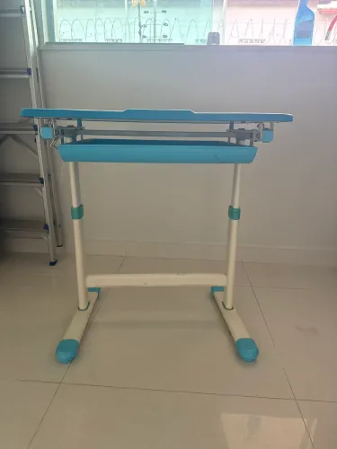 Mesa de estudo infantil