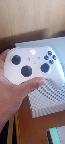 Xbox one s 1 tb vendo ou troco leia..