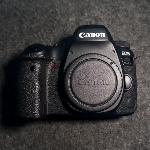 Câmera Fotográfica Canon 6D Mark II (DSLR Full Frame)