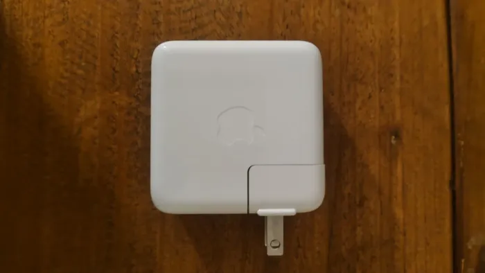 MacBook - Carregador USB-C e Cabo MagSafe  (nunca usados))