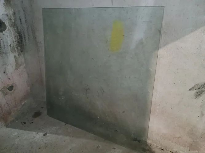 Mesa de vidro, só tem o vidro 1,40 por 1,40