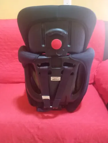 Vende-se cadeira infantil para carro