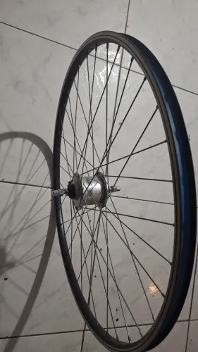 Roda dianteira com dinamo shimano DH3N20