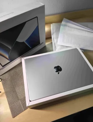 MACBOOK PRO | M2 MAX | 32gb RAM | 1TB