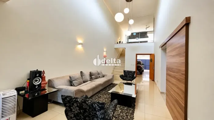 Casa com 4 quartos sendo 3 suítes disponível para venda no bairro Presidente Roosevelt em