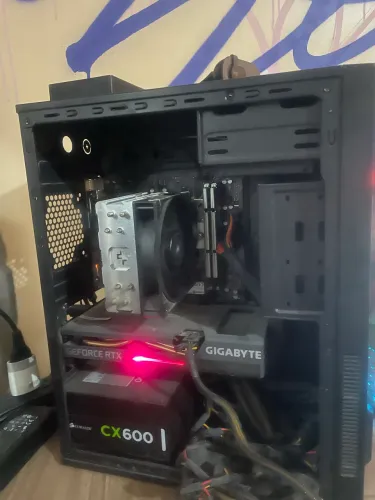Pc gamer Ryzen 7 5700x3d