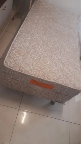 Vendo bicama solteiro 200,00 pra desapegar com urgência 