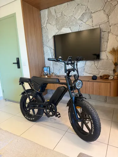 Bicicleta Elétrica V8, 750W, 48V, Bateria 15Ah seminova