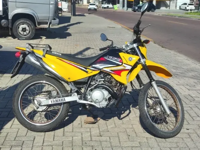 Yamaha XTZ 125 K amarela ( trail ñ lander fazer bros titan broz ) ano 2013