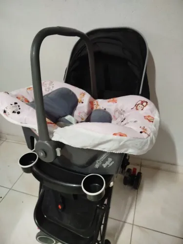 Vendo carrinho e bebe conforto