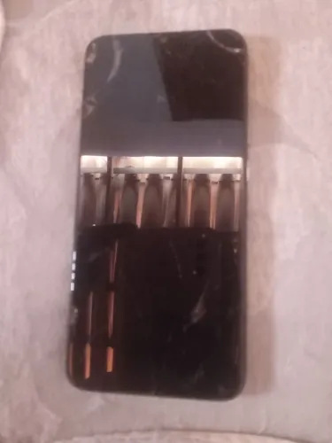 Tem o celular xiaomi note 9 para vender mas tá com a tela quebrada