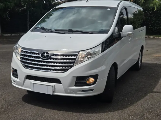 VAN 07 Lugares Turbo
