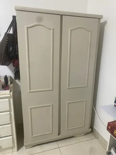 Guarda-Roupa de madeira