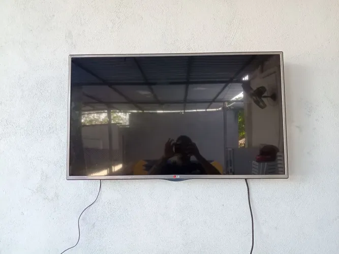 Vende-se TV 42 polegada
