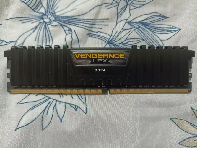 MEMÓRIA RAM Corsair vengeance lpx 8gb 3200MHz ddr4