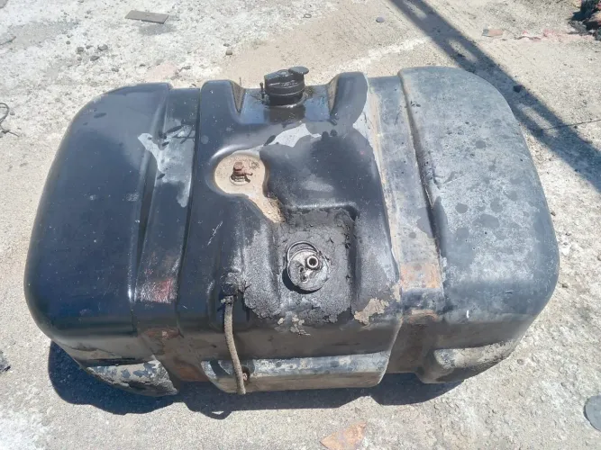 Tanque de combustível para caminhão 13180