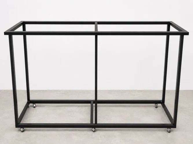 Arara de Roupas Industrial Preta com Rodinhas - Moderna e Resistente