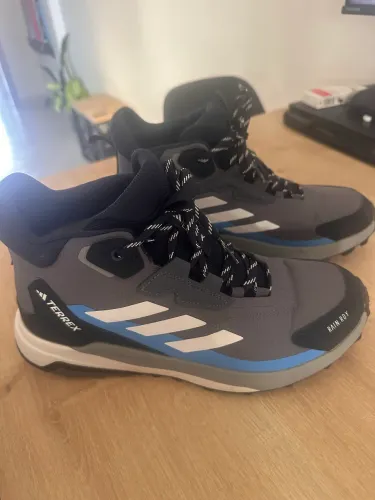 Adidas TERREX tamanho 41