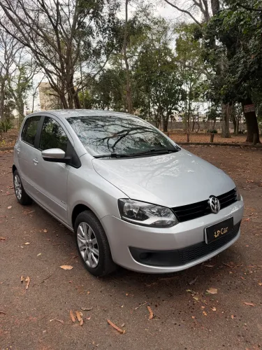 Volkswagen Fox 1.0 MI Total Flex 8V 5P 2013