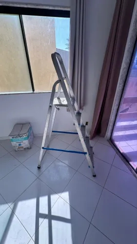 Escada de abrir 5 degraus