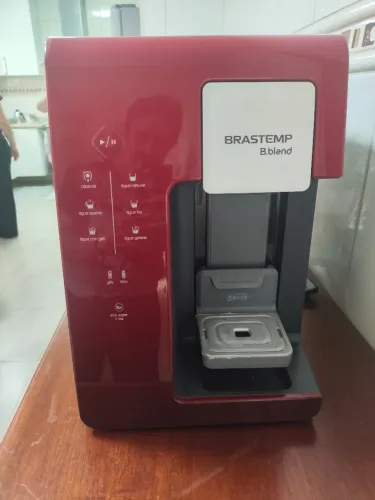 Máquina de Bebidas Brastemp B.blend com purificador