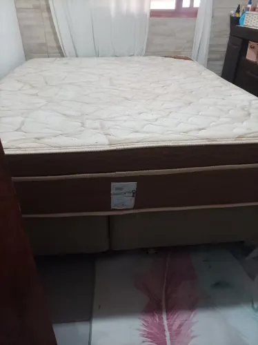 cama box queen bipartida com colchão ortobom molas ensacadas