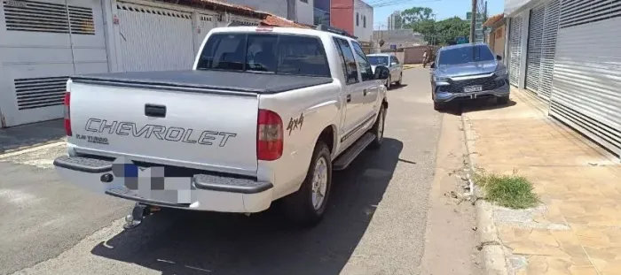 Chevrolet S10 Pick-up STD 2.8 4X4 CD TB Int.dies. 2002