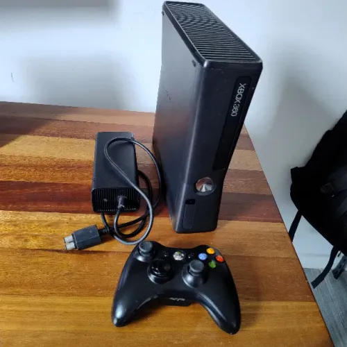 Xbox 360 rgh30 + Jogos + HD 250gb + 1 controle original + fonte original