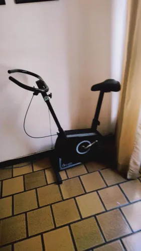 Vendo Bicicleta Ergometrica com pequena avaria, entrar em contato