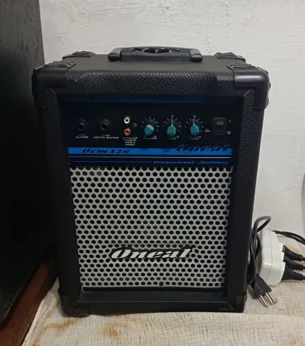 Caixa Amplificada Oneal 30 Watts - 2° Dono - Excelente Estado