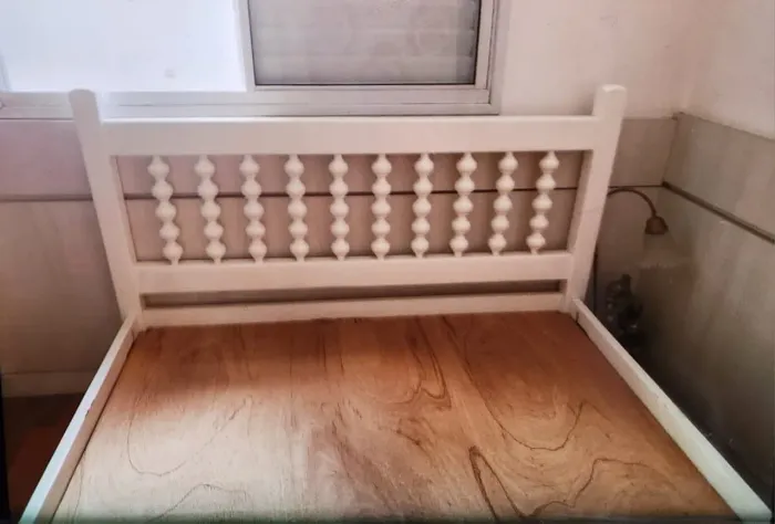 Cama casal madeira maciça laqueada branca