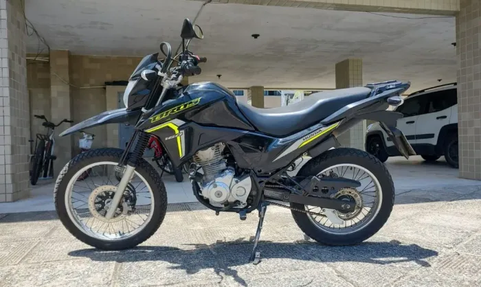 Vendo moto Bros 2023
