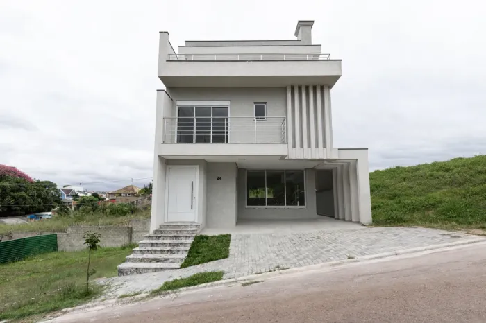 Casa em condomínio, com 3 suítes, à venda no Pilarzinho em Curitiba