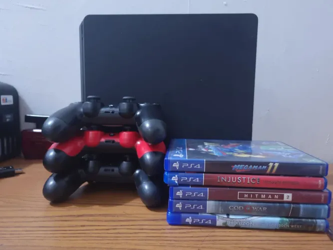 Playstation 4 Slim 1Tb + 8 Mídias Físicas