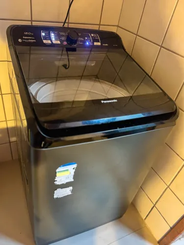 Máquina de Lavar Panasonic 12 kg NA-F120B1 - Funcionando