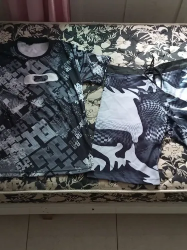 Conjunto Oakley masculino (Camisa e bermuda)