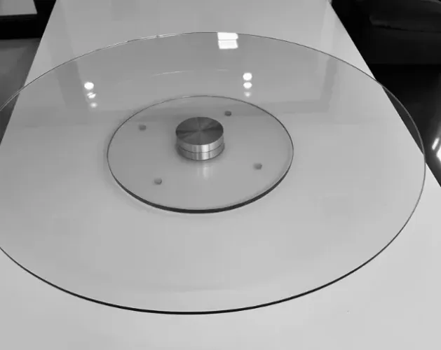Centro giratório de mesa em vidro 8 mm de espessura e 0,80m de diâmetro 