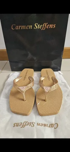 SANDALIA CARMEN STEFFENS POR UM PREÇO IMPERDÍVEL